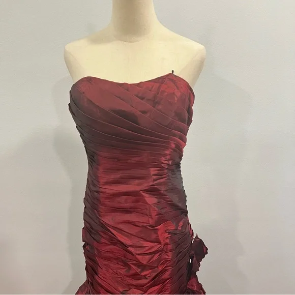 Camilla La Vie Burgundy Taffeta Strapless Pleated Mermaid Evening Gown - Reemoly
